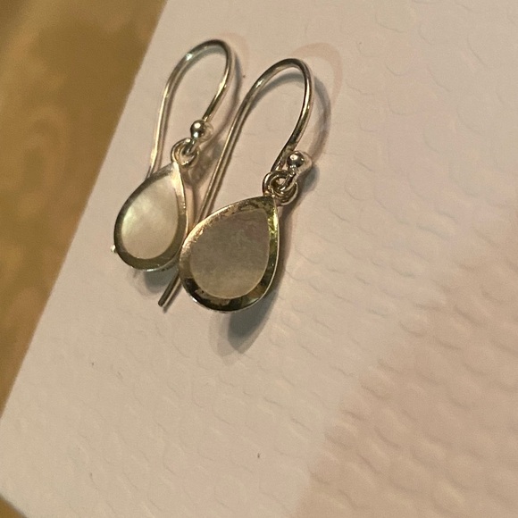 .925 stamped silver shell drop earrings - Picture 3 of 7